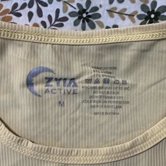 ZYIA Cream Ribbed Tank Top - Picture 2 of 3